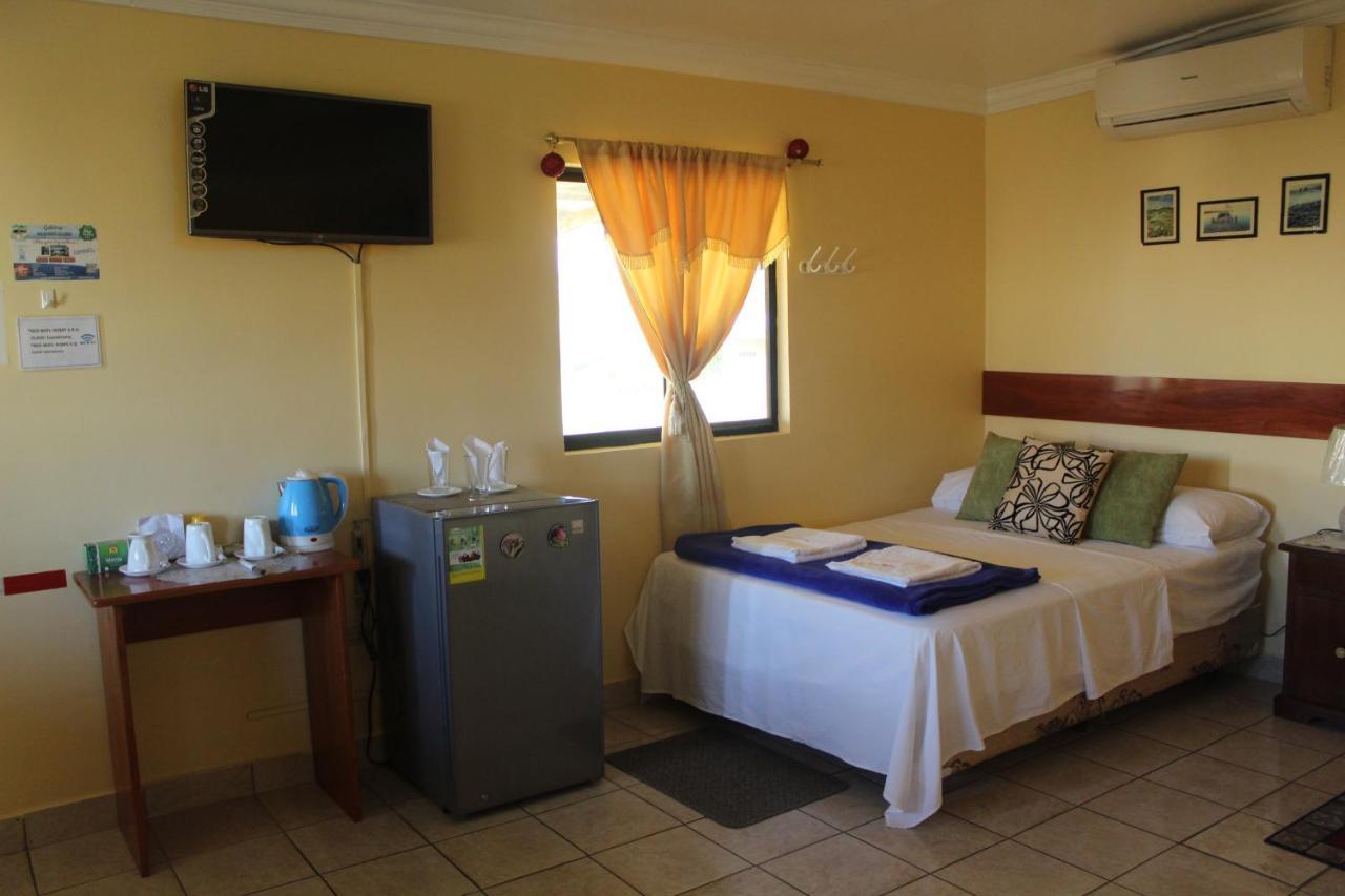 Hostal Romy Puerto Baquerizo Moreno Ngoại thất bức ảnh