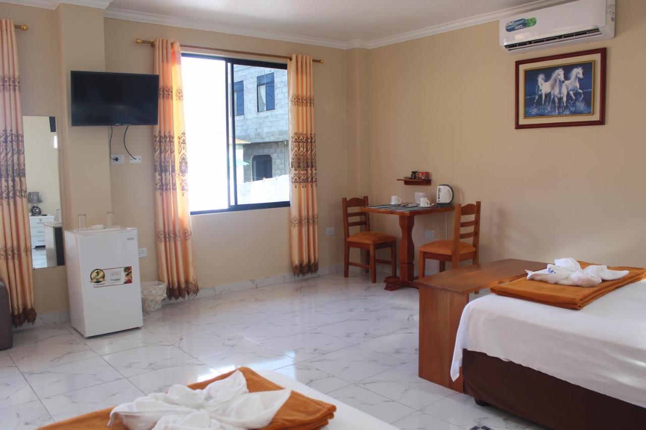 Hostal Romy Puerto Baquerizo Moreno Ngoại thất bức ảnh