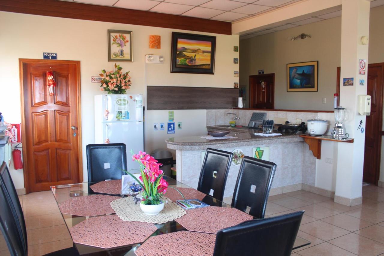 Hostal Romy Puerto Baquerizo Moreno Ngoại thất bức ảnh