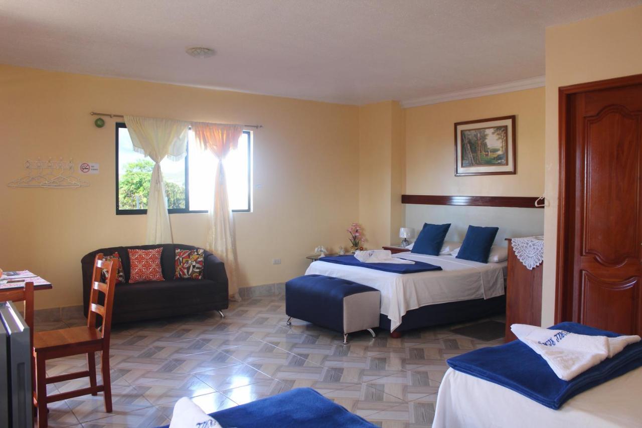 Hostal Romy Puerto Baquerizo Moreno Ngoại thất bức ảnh
